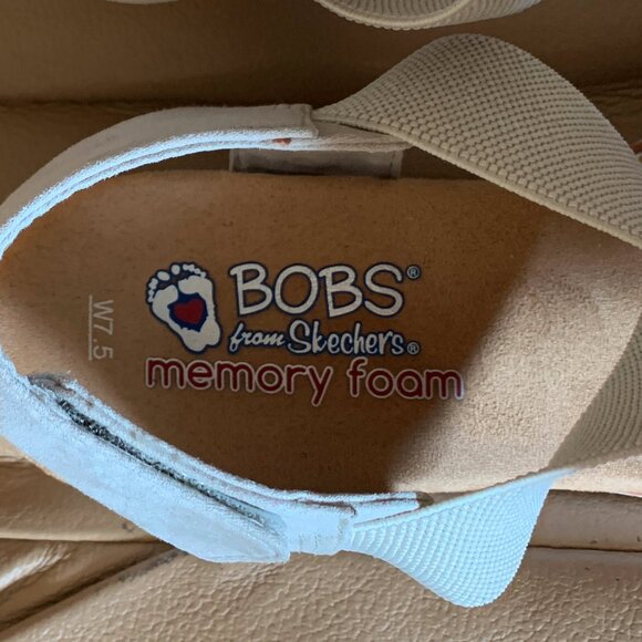 BOB'S FROM SKECHERS MEMORY FOAM TAUPE/TAN SANDALS, EUC, 7.5 WIDE - Picture 2 of 8